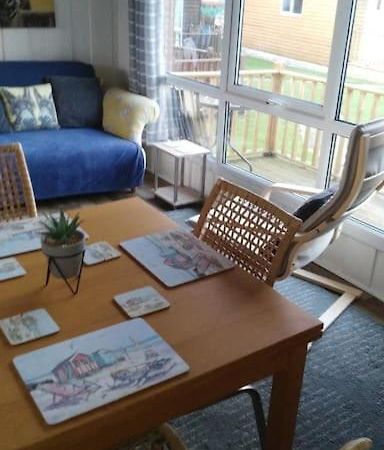 No 27 A Dog Friendly Rural Coastal Chalet Villa Сийтън Екстериор снимка