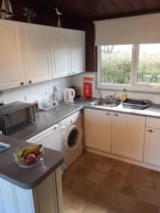 No 27 A Dog Friendly Rural Coastal Chalet Villa Сийтън Екстериор снимка